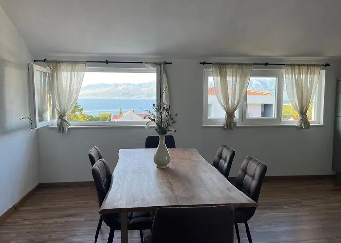 View Διαμέρισμα *